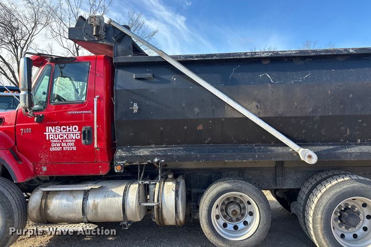 image for item OE9377 2005 International 7600 dump truck
