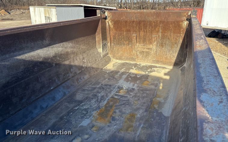 image for item OE9377 2005 International 7600 dump truck