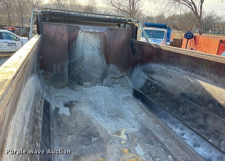 image for item OE9377 2005 International 7600 dump truck