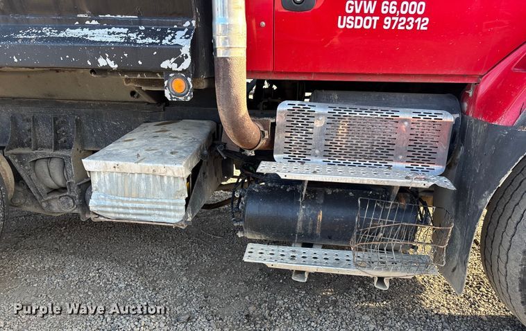 image for item OE9377 2005 International 7600 dump truck