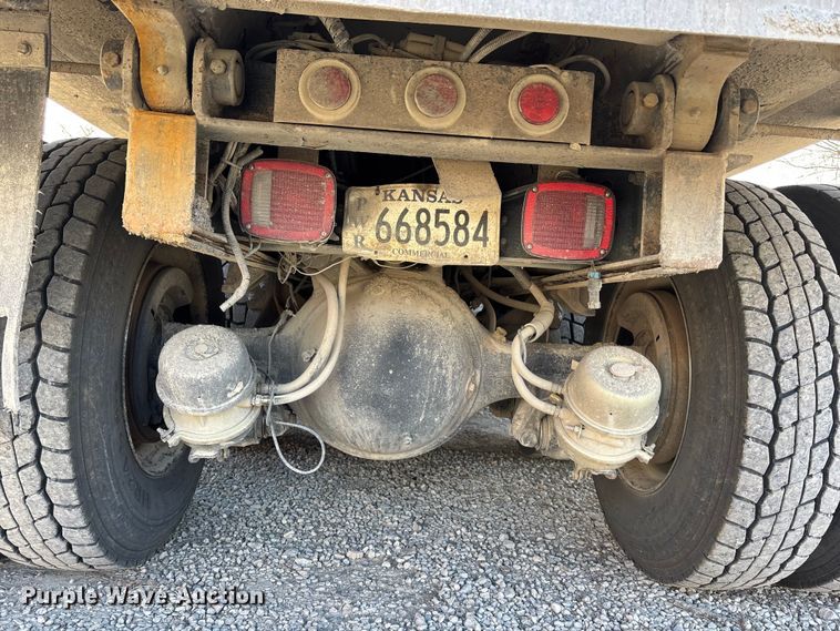 image for item OE9377 2005 International 7600 dump truck