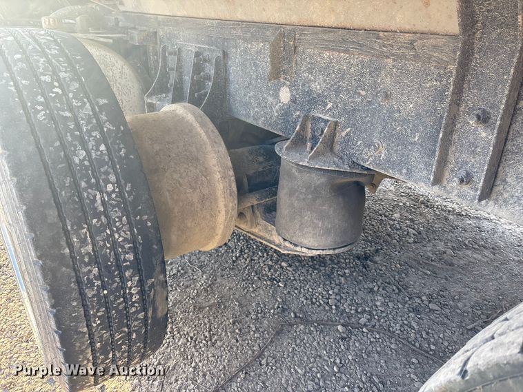 image for item OE9377 2005 International 7600 dump truck