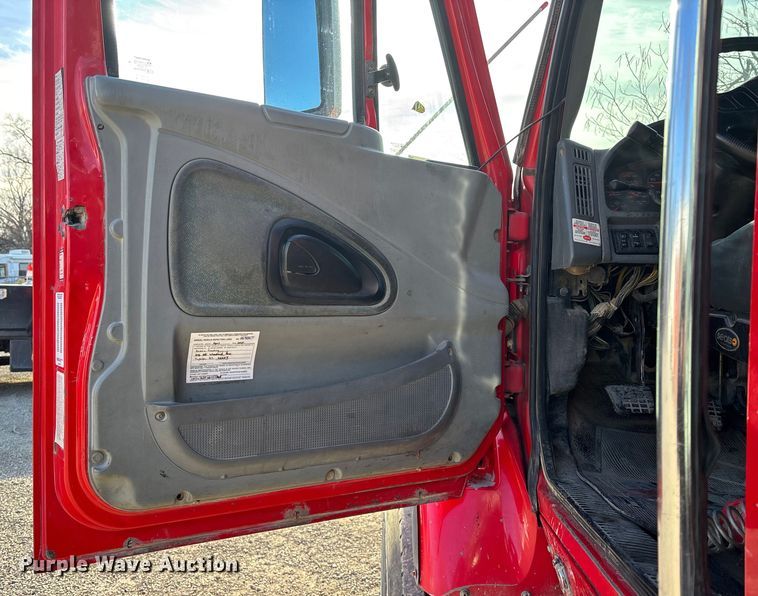 image for item OE9377 2005 International 7600 dump truck