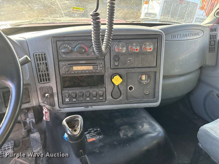 image for item OE9377 2005 International 7600 dump truck