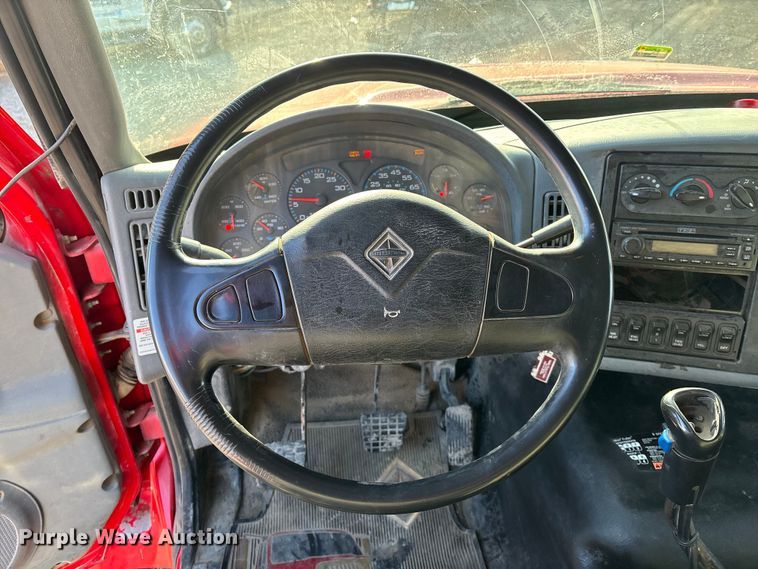 image for item OE9377 2005 International 7600 dump truck