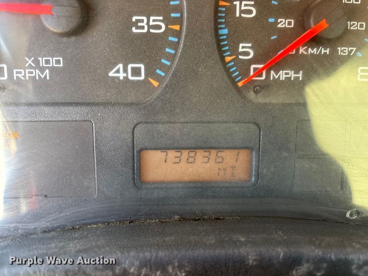 image for item OE9377 2005 International 7600 dump truck