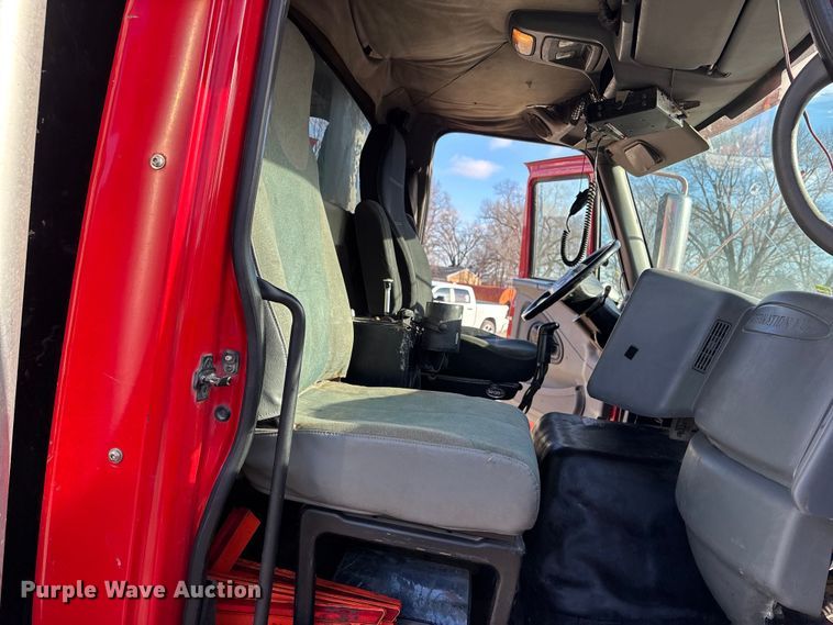 image for item OE9377 2005 International 7600 dump truck