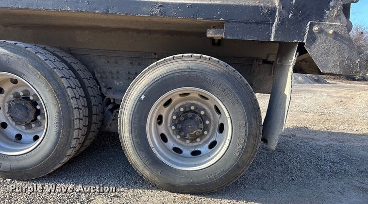 image for item OE9377 2005 International 7600 dump truck