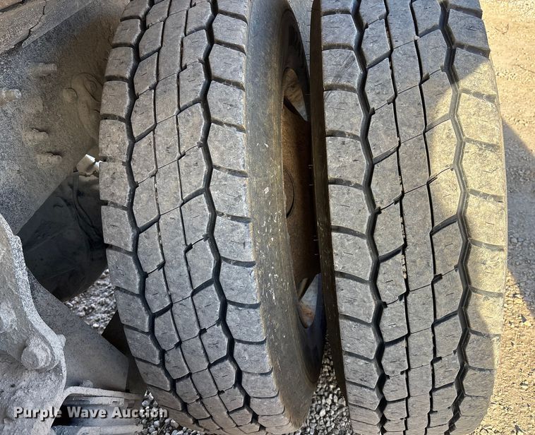 image for item OE9377 2005 International 7600 dump truck