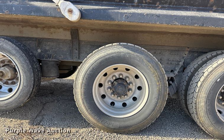 image for item OE9377 2005 International 7600 dump truck