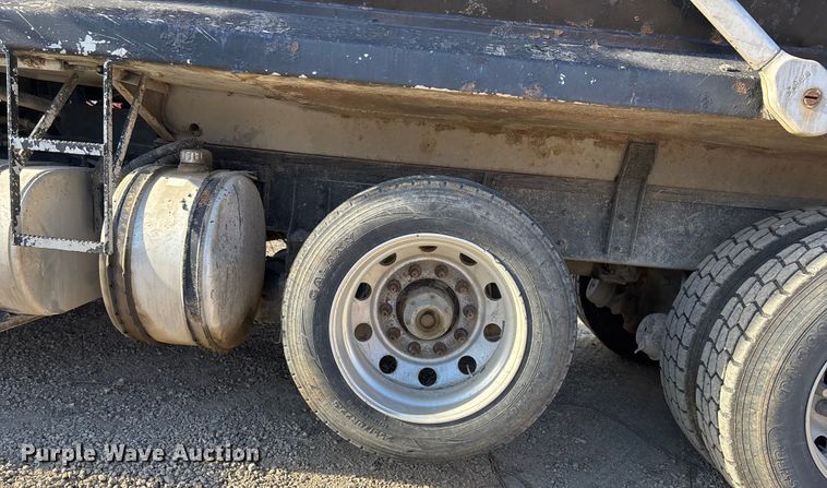 image for item OE9377 2005 International 7600 dump truck