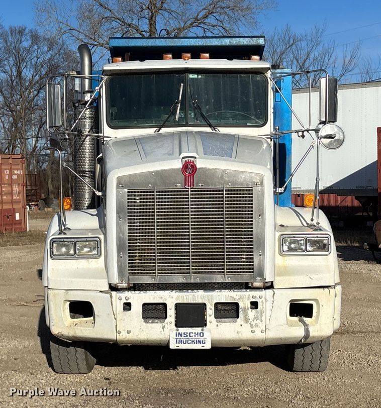 image for item OE9378 2006 Kenworth T8 Series dump truck