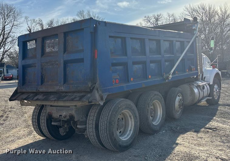image for item OE9378 2006 Kenworth T8 Series dump truck