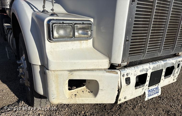 image for item OE9378 2006 Kenworth T8 Series dump truck