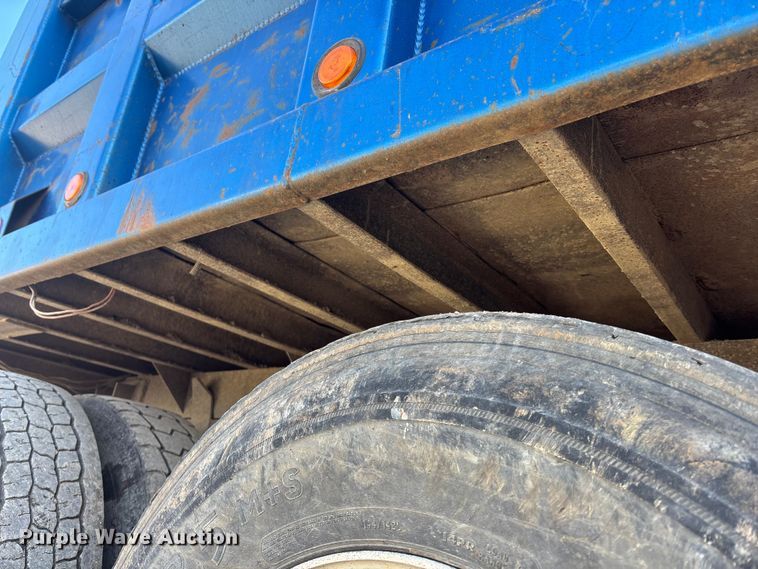 image for item OE9378 2006 Kenworth T8 Series dump truck