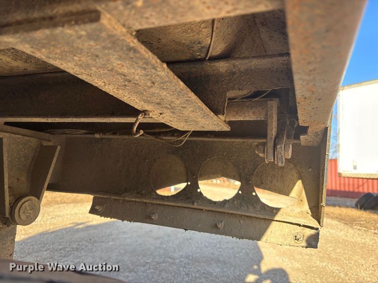 image for item OE9378 2006 Kenworth T8 Series dump truck