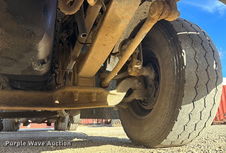 image for item OE9378 2006 Kenworth T8 Series dump truck