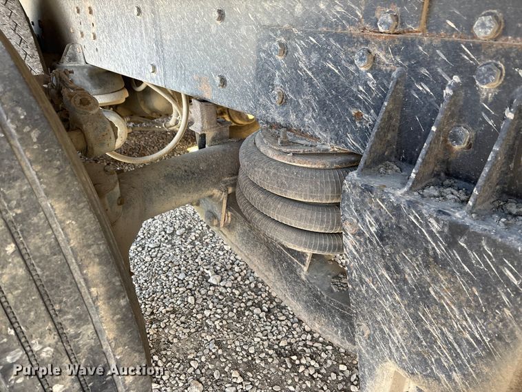 image for item OE9378 2006 Kenworth T8 Series dump truck