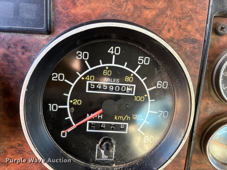 image for item OE9378 2006 Kenworth T8 Series dump truck