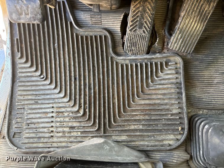 image for item OE9378 2006 Kenworth T8 Series dump truck