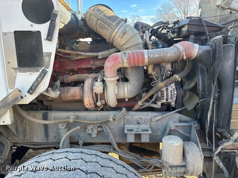 image for item OE9378 2006 Kenworth T8 Series dump truck