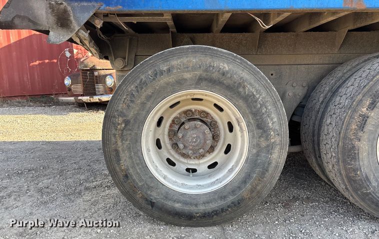 image for item OE9378 2006 Kenworth T8 Series dump truck