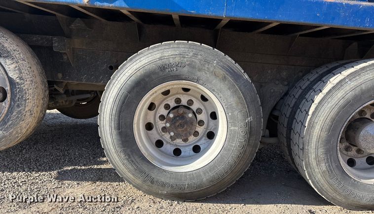 image for item OE9378 2006 Kenworth T8 Series dump truck