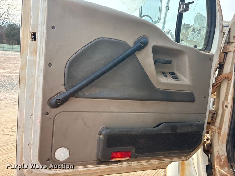 image for item YA1434 2008 Sterling L9500 dump truck