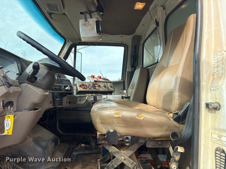 image for item YA1434 2008 Sterling L9500 dump truck