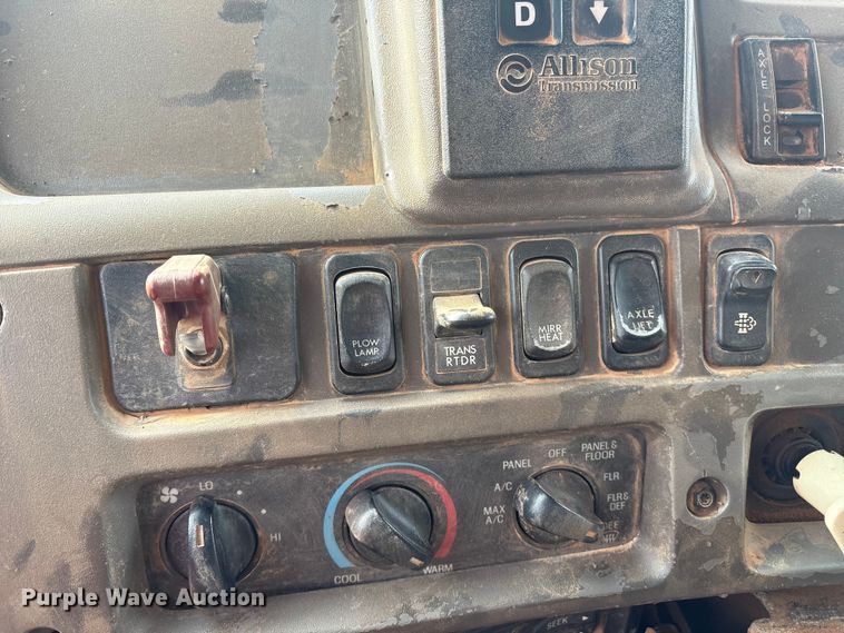 image for item YA1434 2008 Sterling L9500 dump truck