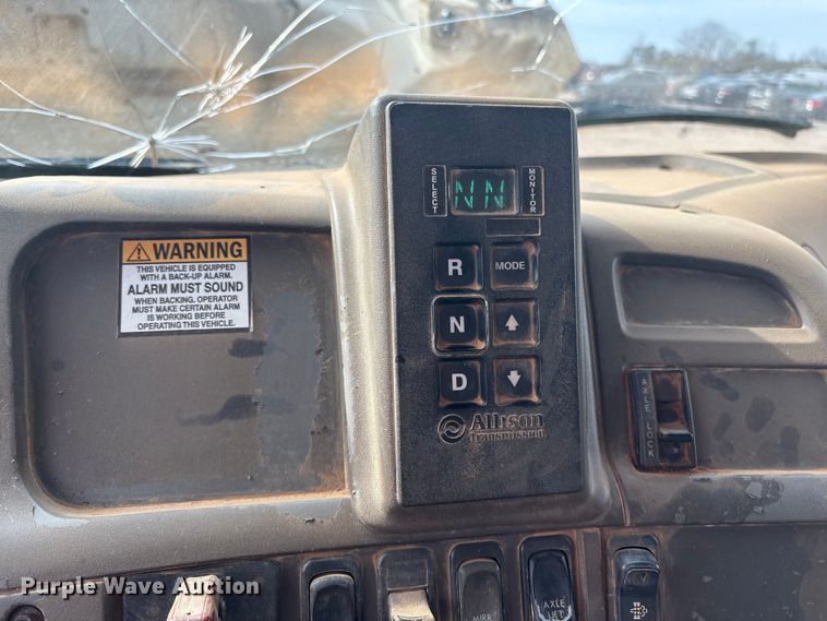 image for item YA1434 2008 Sterling L9500 dump truck