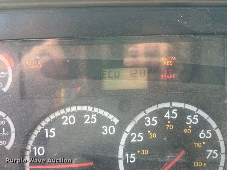 image for item YA1434 2008 Sterling L9500 dump truck