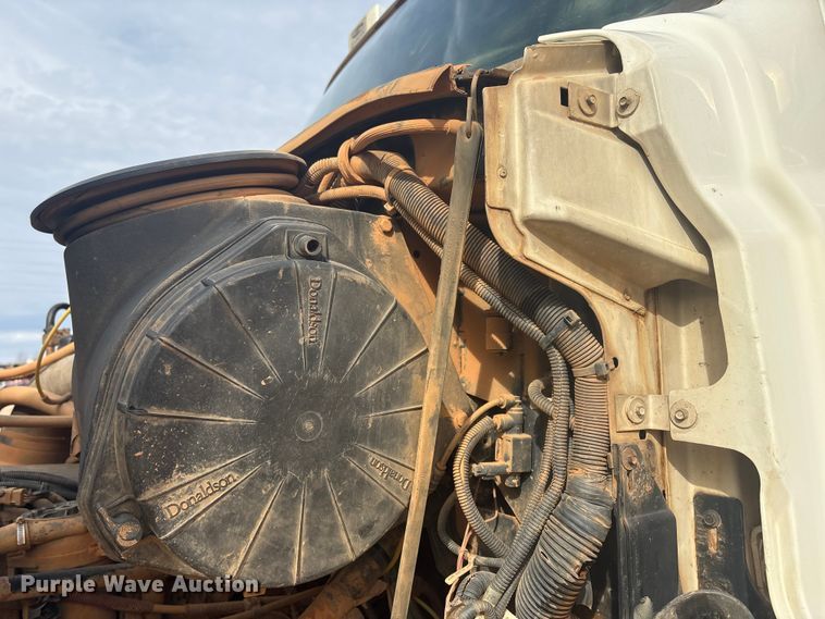 image for item YA1434 2008 Sterling L9500 dump truck