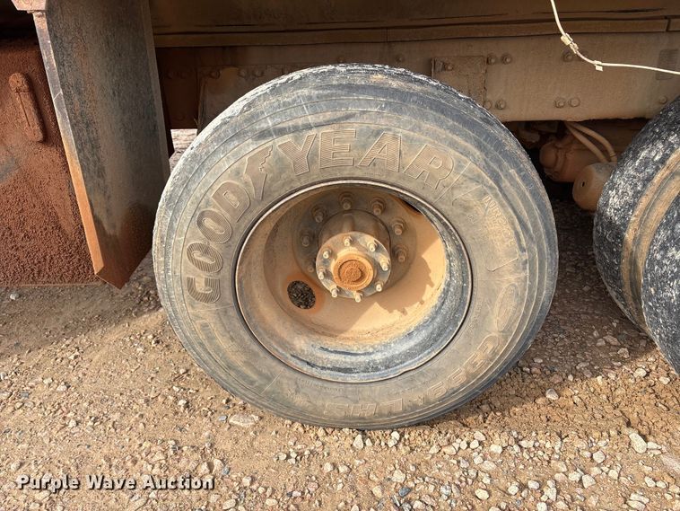 image for item YA1434 2008 Sterling L9500 dump truck