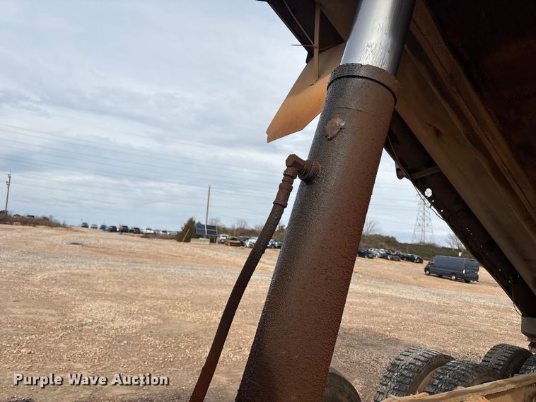 image for item YA1434 2008 Sterling L9500 dump truck