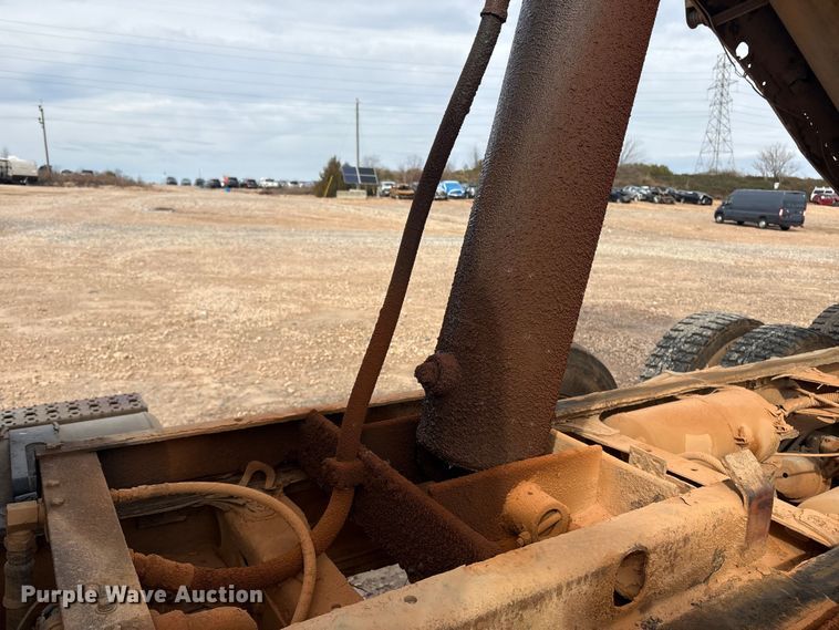 image for item YA1434 2008 Sterling L9500 dump truck