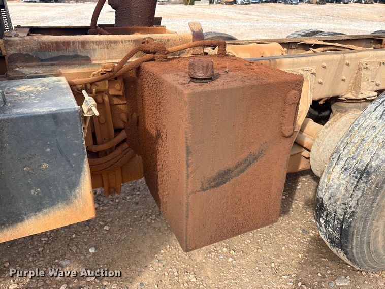 image for item YA1434 2008 Sterling L9500 dump truck