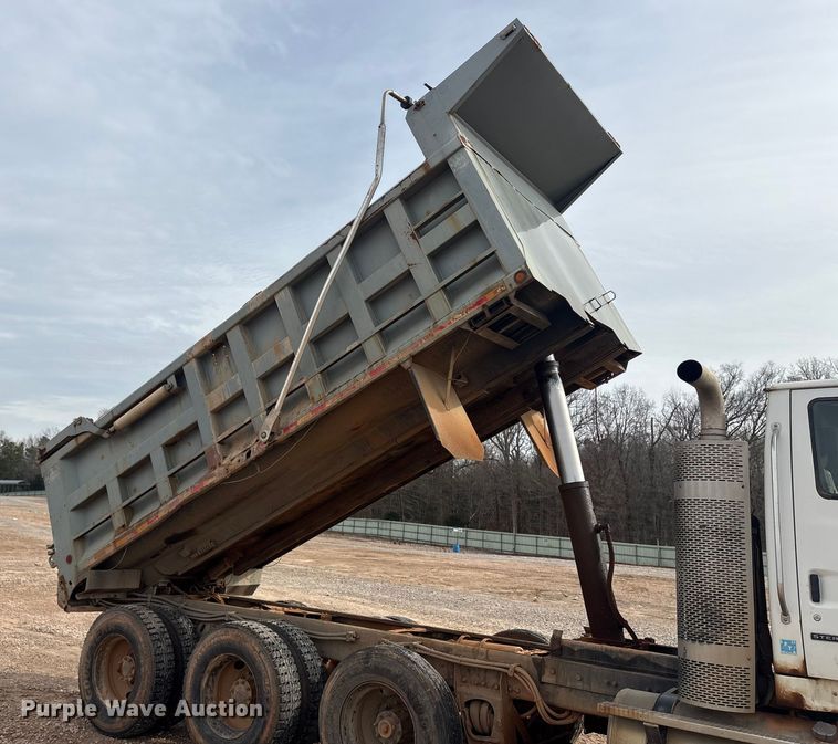 image for item YA1434 2008 Sterling L9500 dump truck