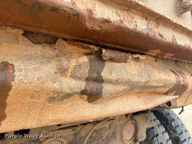 image for item YA1434 2008 Sterling L9500 dump truck