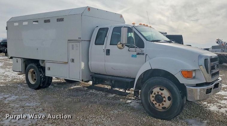 image for item YA1478 2011 Ford F750 Super Duty chipper truck