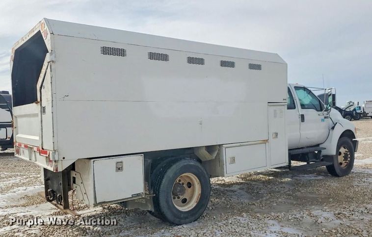 image for item YA1478 2011 Ford F750 Super Duty chipper truck