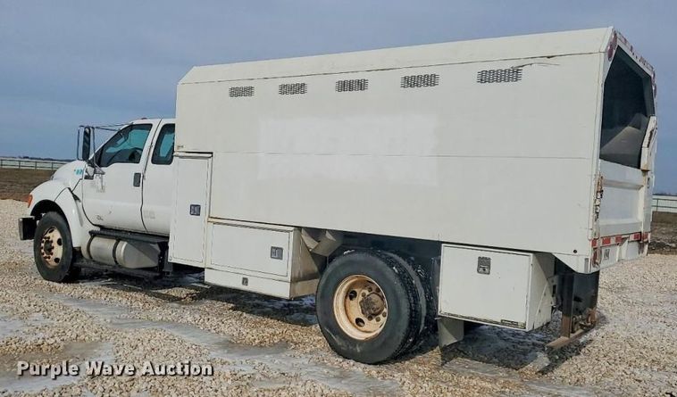 image for item YA1478 2011 Ford F750 Super Duty chipper truck