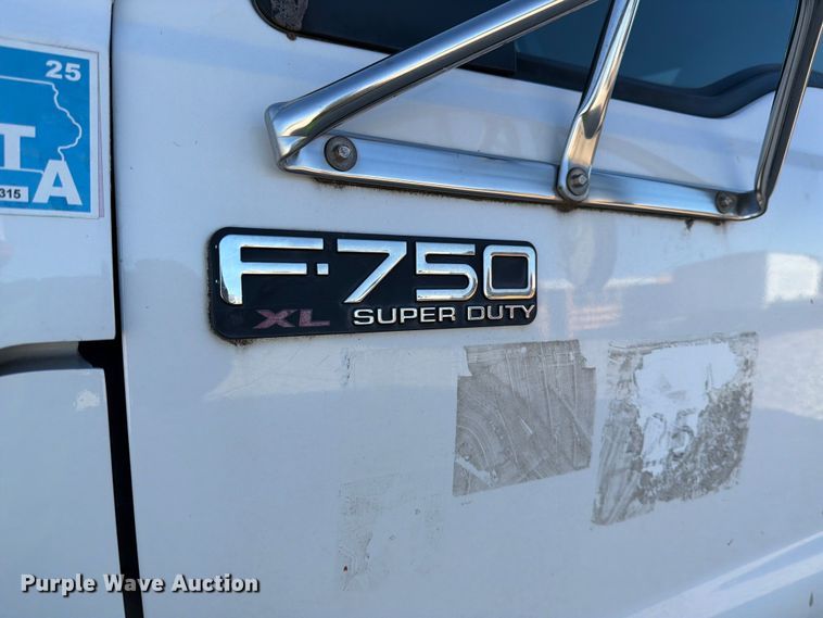 image for item YA1478 2011 Ford F750 Super Duty chipper truck