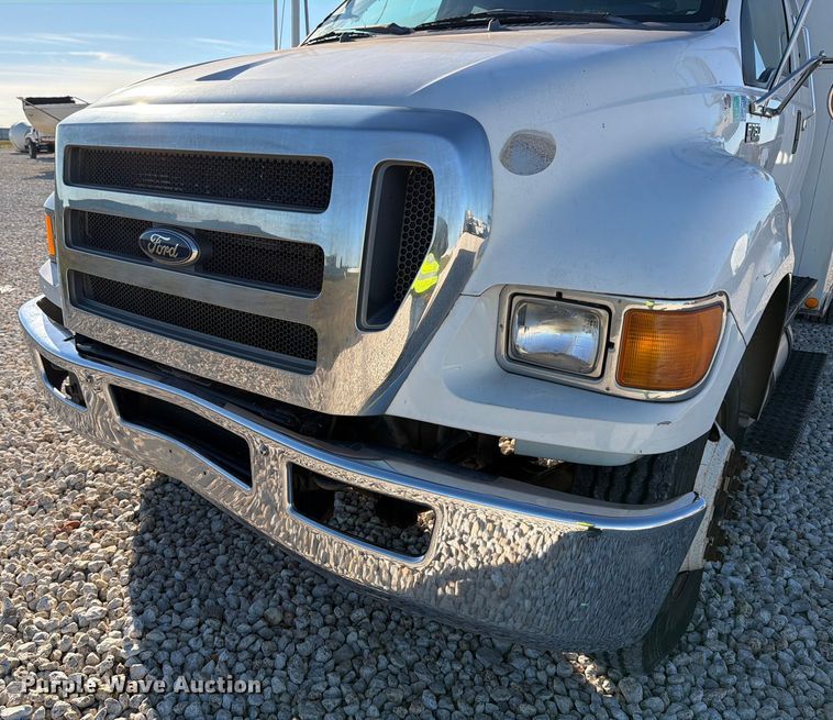 image for item YA1478 2011 Ford F750 Super Duty chipper truck