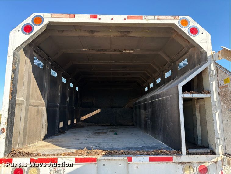 image for item YA1478 2011 Ford F750 Super Duty chipper truck