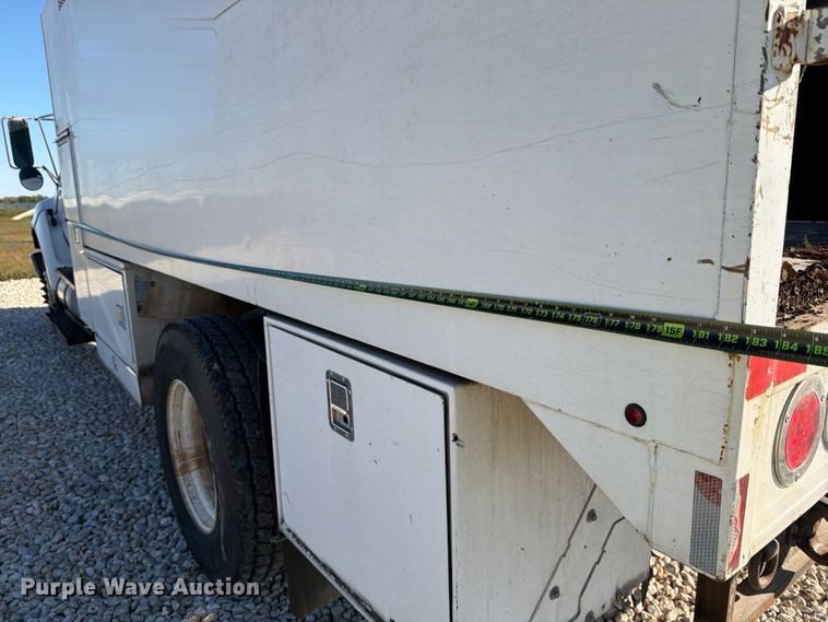 image for item YA1478 2011 Ford F750 Super Duty chipper truck