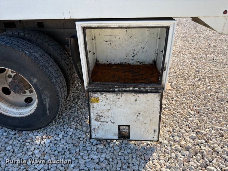 image for item YA1478 2011 Ford F750 Super Duty chipper truck