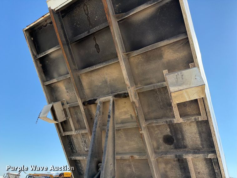 image for item YA1478 2011 Ford F750 Super Duty chipper truck