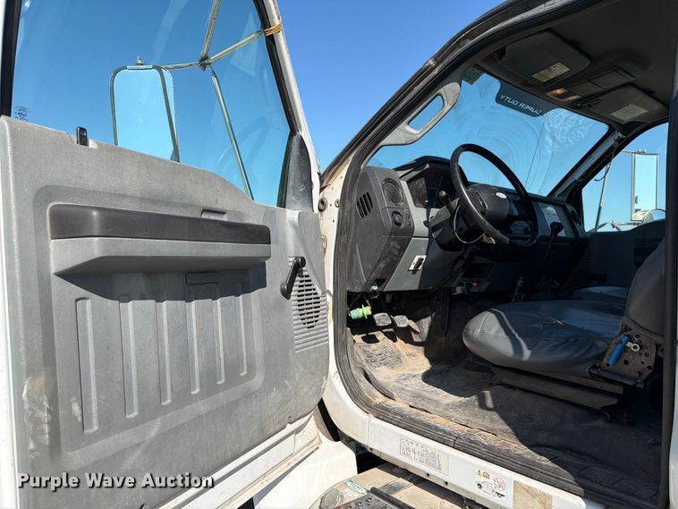 image for item YA1478 2011 Ford F750 Super Duty chipper truck