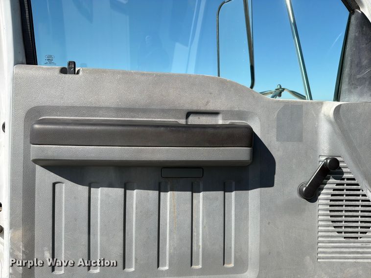 image for item YA1478 2011 Ford F750 Super Duty chipper truck